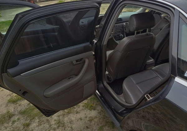 Audi A4 cena 13900 przebieg: 254000, rok produkcji 2001 z Staszów małe 211